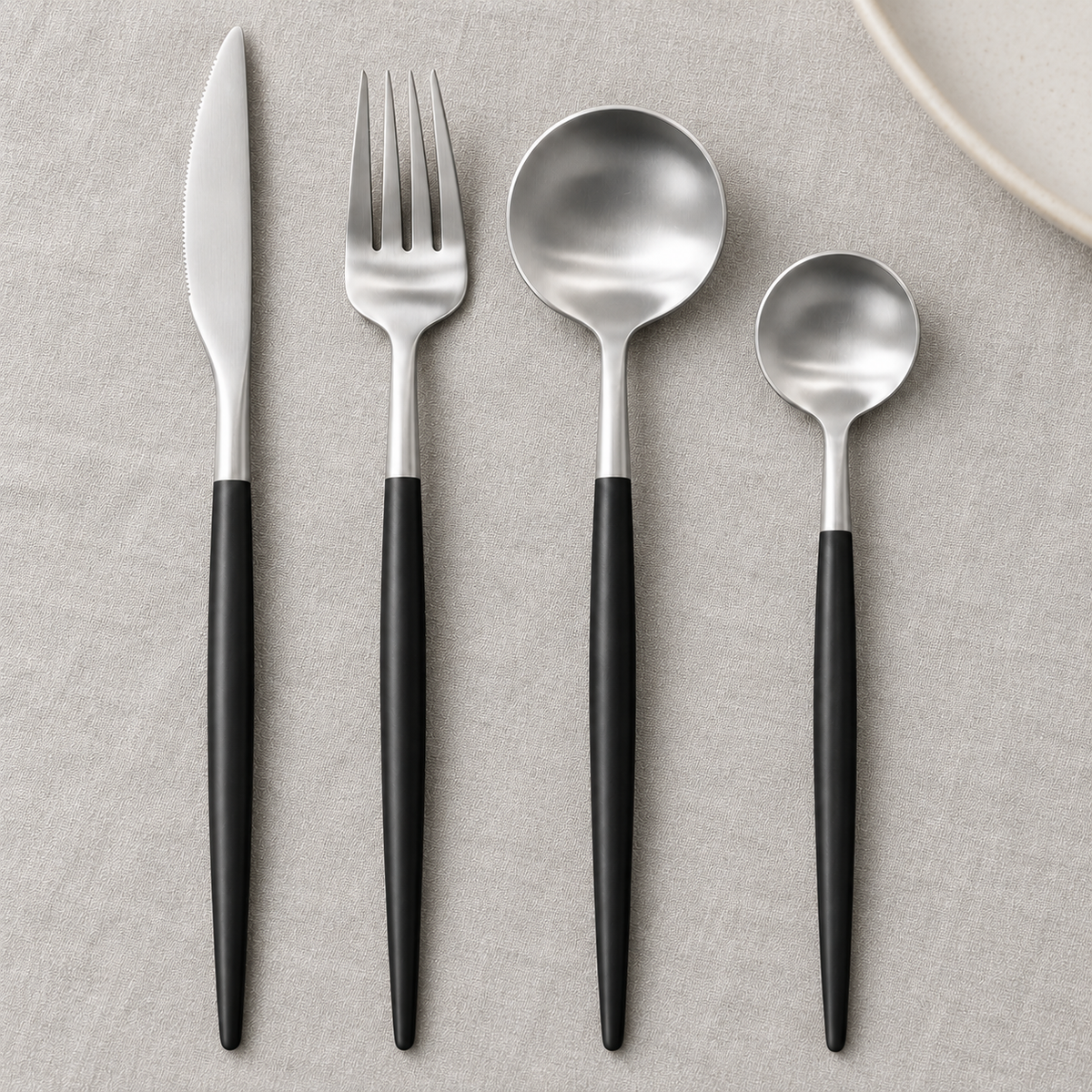 AVERNI Orelle™ Signature Flatware Set